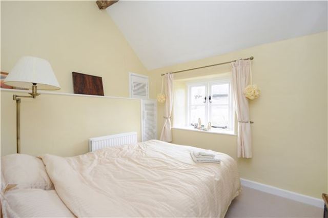  Image of 3 bedroom Cottage for sale in Gretton Gretton Cheltenham GL54 at Gretton  Gloucestershire, GL54 5ES