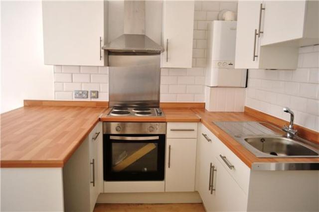 Image of Flat to rent in Grove Hill Road Tunbridge Wells TN1 at 22 Grove Hill Road  Kent, TN1 1RZ