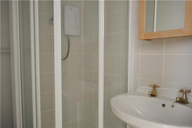 Image of Flat to rent in Grove Hill Road Tunbridge Wells TN1 at 22 Grove Hill Road  Kent, TN1 1RZ