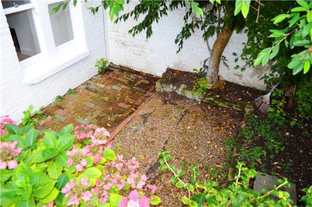  Image of Flat to rent in Grove Hill Road Tunbridge Wells TN1 at 22 Grove Hill Road  Kent, TN1 1RZ