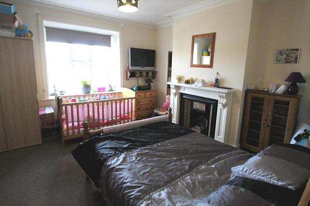  Image of 1 bedroom Flat to rent in Grovehill Road Redhill RH1 at 56 Grovehill Road  Redhill, RH1 6DB