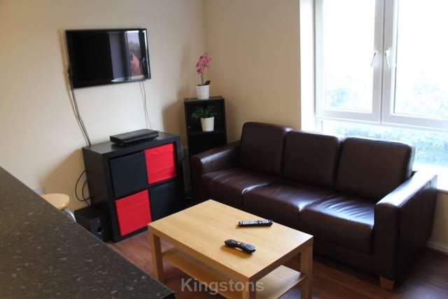  Image of 1 bedroom House Share to rent in Gwennyth Street Cardiff CF24 at Gwennyth Street Cathays Cardiff, CF24 4PH