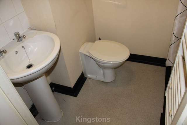  Image of 1 bedroom House Share to rent in Gwennyth Street Cardiff CF24 at Gwennyth Street Cathays Cardiff, CF24 4PH