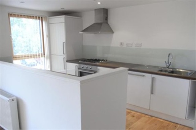  Image of 3 bedroom Flat to rent in Haggs Gate Glasgow G41 at Dumbreck Glasgow Glasgow, G41 4BB