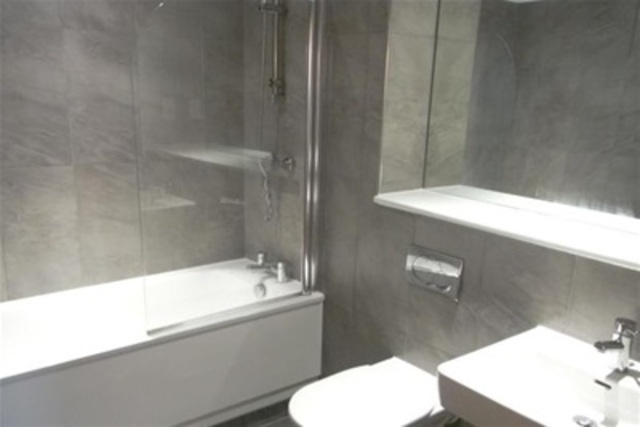  Image of 3 bedroom Flat to rent in Haggs Gate Glasgow G41 at Dumbreck Glasgow Glasgow, G41 4BB