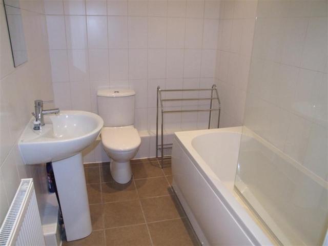  Image of 2 bedroom Apartment for sale in Deacon View Claremount Road Halifax HX3 at Claremount Road Halifax Northowram, HX3 6LJ