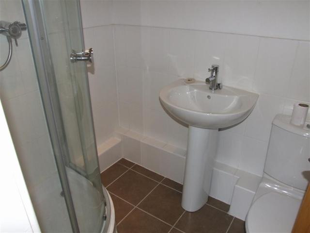  Image of 2 bedroom Apartment for sale in Deacon View Claremount Road Halifax HX3 at Claremount Road Halifax Northowram, HX3 6LJ