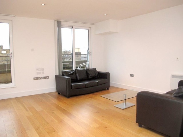  Image of 3 bedroom Flat to rent in Hardwicks Square London SW18 at Hardwick Square  London, SW18 4NB