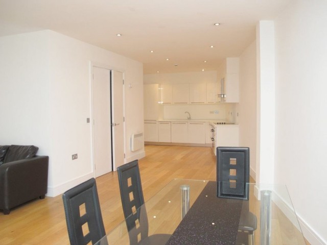  Image of 3 bedroom Flat to rent in Hardwicks Square London SW18 at Hardwick Square  London, SW18 4NB