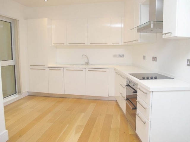  Image of 3 bedroom Flat to rent in Hardwicks Square London SW18 at Hardwick Square  London, SW18 4NB