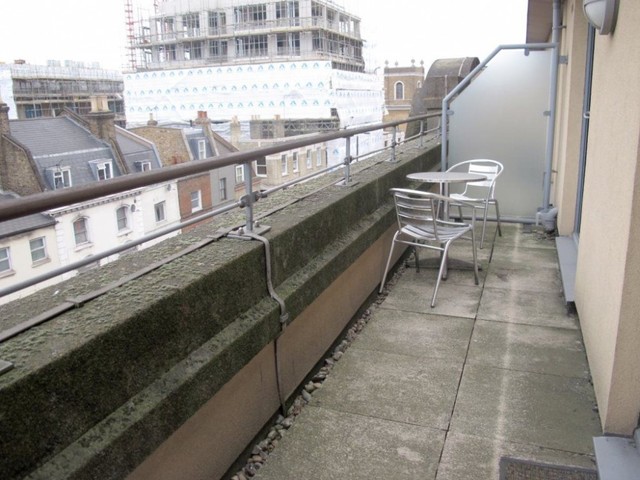  Image of 3 bedroom Flat to rent in Hardwicks Square London SW18 at Hardwick Square  London, SW18 4NB