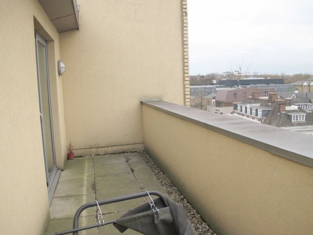  Image of 3 bedroom Flat to rent in Hardwicks Square London SW18 at Hardwick Square  London, SW18 4NB