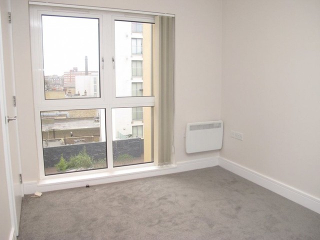  Image of 3 bedroom Flat to rent in Hardwicks Square London SW18 at Hardwick Square  London, SW18 4NB