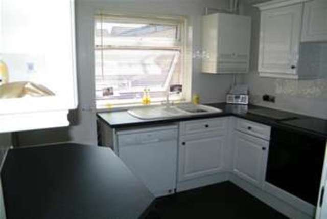  Image of 3 bedroom Terraced house to rent in Harebell Close Billericay CM12 at Billericay, CM12 0TB