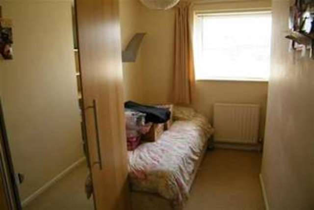  Image of 3 bedroom Terraced house to rent in Harebell Close Billericay CM12 at Billericay, CM12 0TB