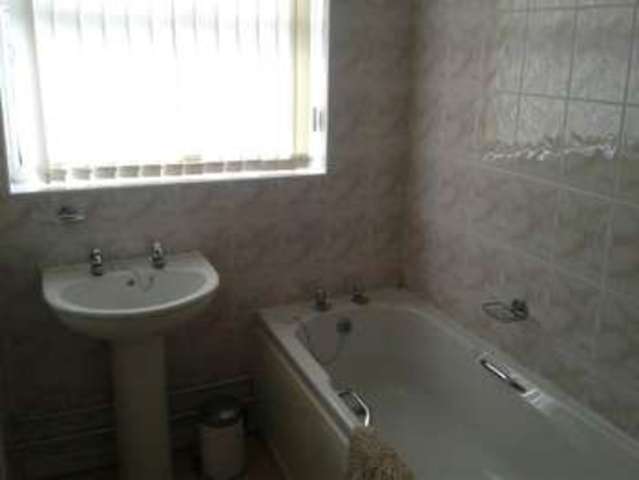  Image of 1 bedroom Flat to rent in Harley Street Coventry CV2 at Stoke Coventry Stoke, CV2 4EZ