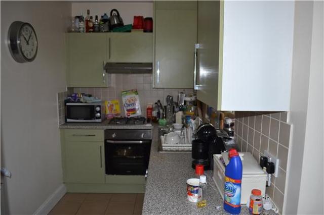  Image of 2 bedroom Maisonette to rent in Arundel Road Harold Wood Romford RM3 at Harold Wood Harold Wood, RM3 0RX