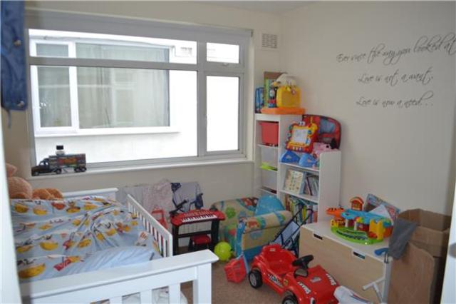  Image of 2 bedroom Maisonette to rent in Arundel Road Harold Wood Romford RM3 at Harold Wood Harold Wood, RM3 0RX