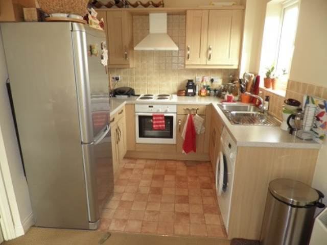  Image of 2 bedroom Flat to rent in Harris Close Frome BA11 at Frome Somerset Frome, BA11 5JY