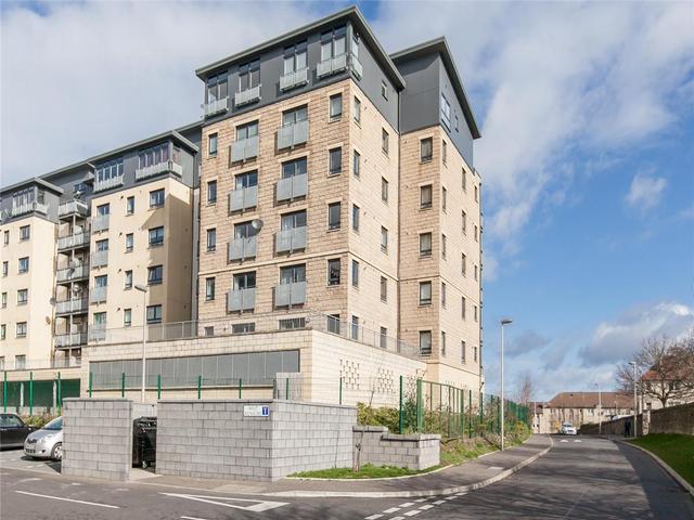  Image of 1 bedroom Flat to rent in Hawkhill Close Edinburgh EH7 at Abbeyhill Edinburgh Edinburgh, EH7 6FE