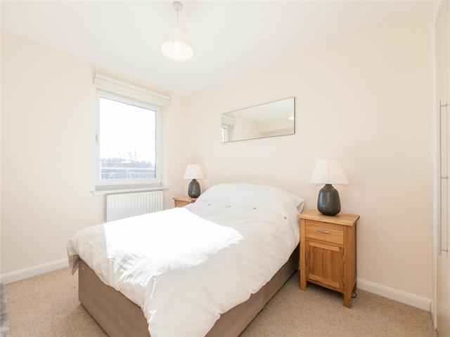  Image of 1 bedroom Flat to rent in Hawkhill Close Edinburgh EH7 at Abbeyhill Edinburgh Edinburgh, EH7 6FE