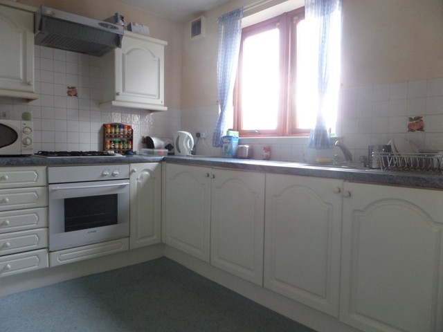  Image of 2 bedroom Flat to rent in Hawkhill Edinburgh EH7 at Lochend Edinburgh Edinburgh, EH7 6LA