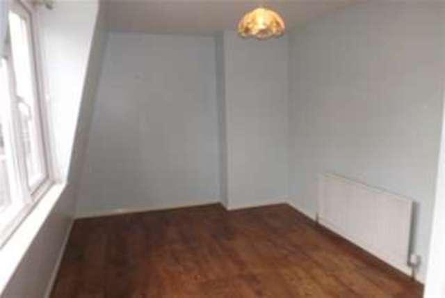  Image of 2 bedroom Terraced house to rent in Hawthorn Road Strood Rochester ME2 at Rochester, ME2 2HW