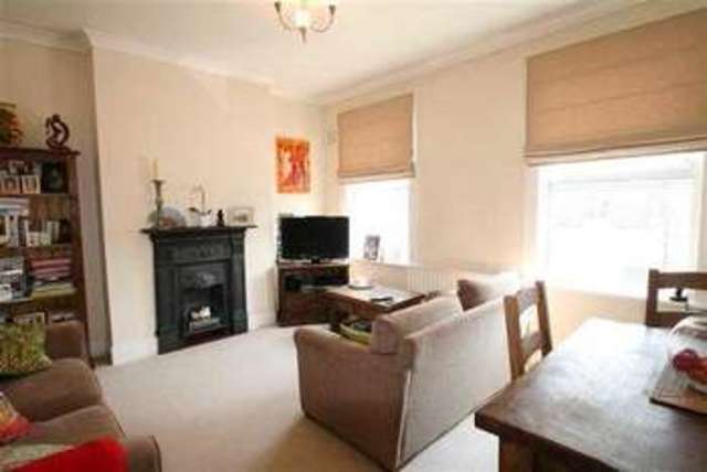  Image of 1 bedroom Apartment to rent in Haydons Road London SW19 at Haydons Road, SW19 8TR