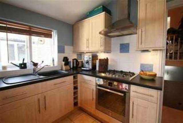  Image of 1 bedroom Apartment to rent in Haydons Road London SW19 at Haydons Road, SW19 8TR