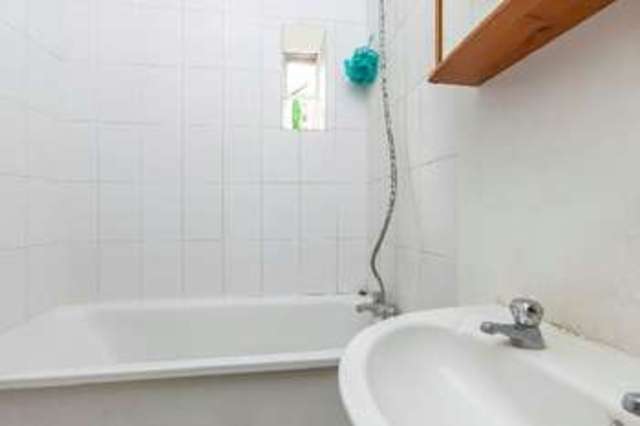  Image of 1 bedroom Flat for sale in Hemstal Road London NW6 at Hemstal Road  West Hampstead, NW6 2AD