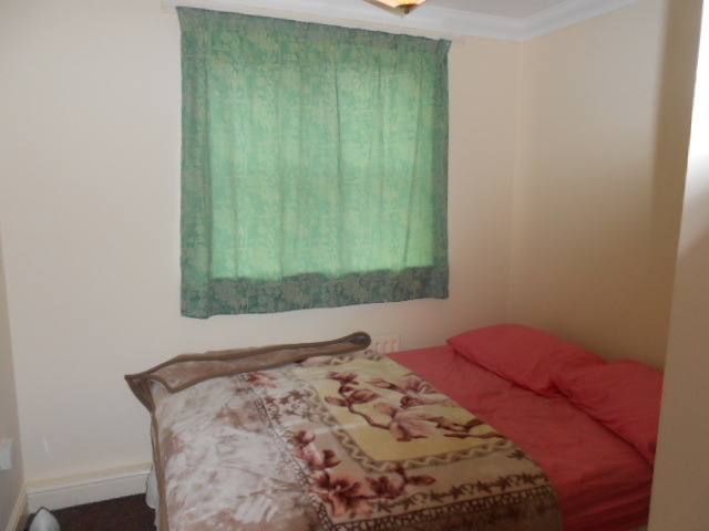  Image of 2 bedroom Flat to rent in Henderson Street Burnage Manchester M19 at Levenshulme  Manchester, M19 2GY