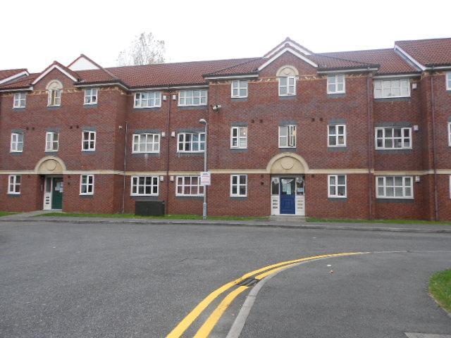  Image of 2 bedroom Flat to rent in Henderson Street Burnage Manchester M19 at Levenshulme  Manchester, M19 2GY
