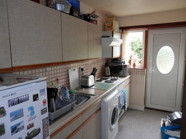  Image of 1 bedroom Flat to rent in Hermitage Drive Perth PH1 at Perth Perthshire Perthshire, PH1 2JT