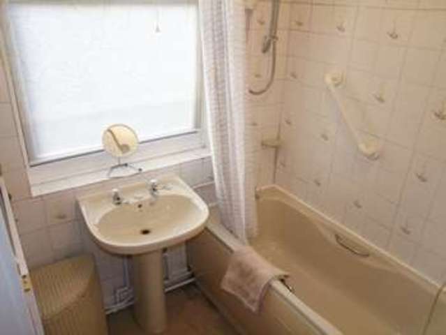  Image of 3 bedroom Semi-Detached house for sale in Heythrop Grove Moseley Birmingham B13 at Heythrop Grove Moseley Birmingham, B13 0AU