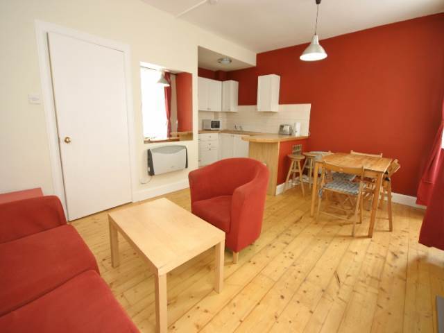  Image of 2 bedroom Flat to rent in High Riggs Edinburgh EH3 at Tollcross Edinburgh Edinburgh, EH3 9BX