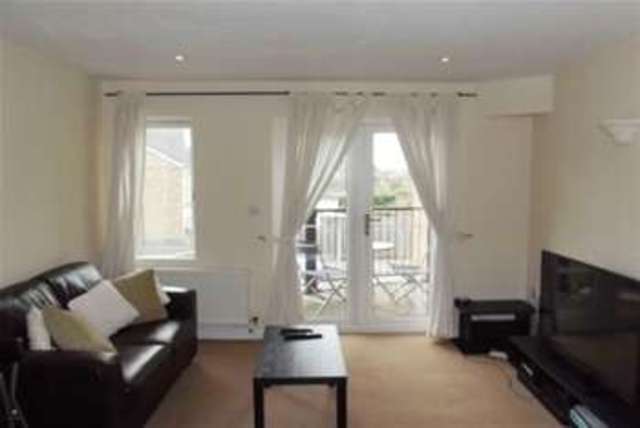 Image of 1 bedroom Flat to rent in High Street Addlestone KT15 at Addlestone, KT15 1TU