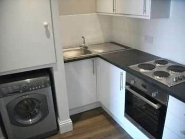  Image of 1 bedroom Flat to rent in High Street Abingdon OX14 at High Street  Abingdon, OX14 5AX
