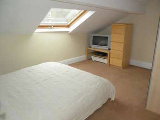  Image of 3 bedroom End of Terrace for sale in High Street Idle Bradford BD10 at Idle, BD10 8NN