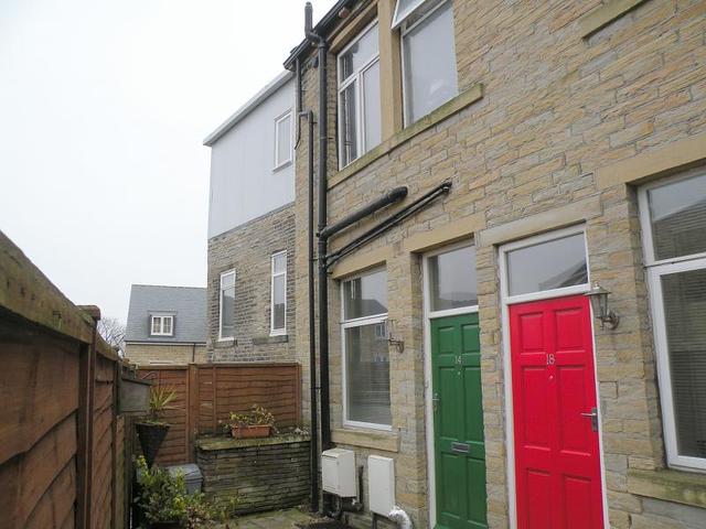  Image of 3 bedroom End of Terrace for sale in High Street Idle Bradford BD10 at Idle, BD10 8NN