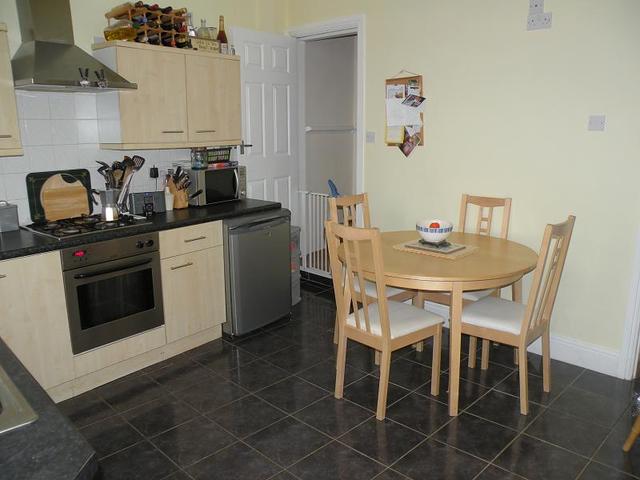  Image of 3 bedroom End of Terrace for sale in High Street Idle Bradford BD10 at Idle, BD10 8NN