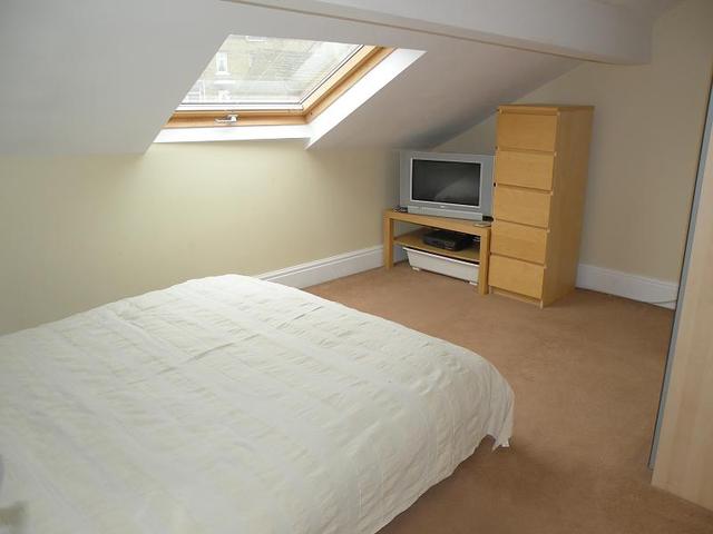  Image of 3 bedroom End of Terrace for sale in High Street Idle Bradford BD10 at Idle, BD10 8NN