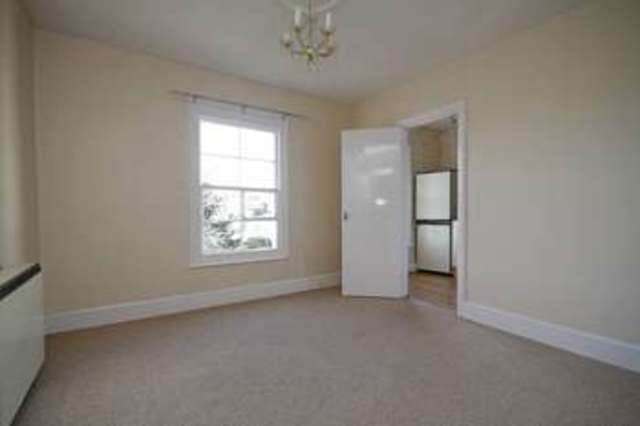  Image of 2 bedroom Flat to rent in Higher Erith Road Torquay TQ1 at Higher Erith Road  TORQUAY, TQ1 2NQ