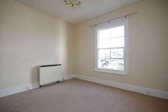  Image of 2 bedroom Flat to rent in Higher Erith Road Torquay TQ1 at Higher Erith Road  TORQUAY, TQ1 2NQ