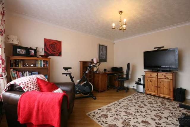  Image of 5 bedroom Detached house to rent in Highfield Lane Hemel Hempstead Industrial Estate Hemel Hempstead HP2 at Highfield Lane  Hemel Hempstead, HP2 5JF