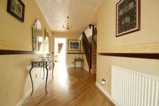  Image of 5 bedroom Detached house to rent in Highfield Lane Hemel Hempstead Industrial Estate Hemel Hempstead HP2 at Highfield Lane  Hemel Hempstead, HP2 5JF