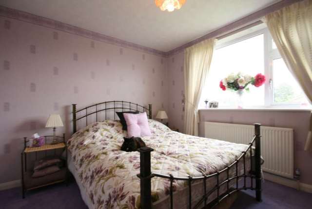  Image of 5 bedroom Detached house to rent in Highfield Lane Hemel Hempstead Industrial Estate Hemel Hempstead HP2 at Highfield Lane  Hemel Hempstead, HP2 5JF