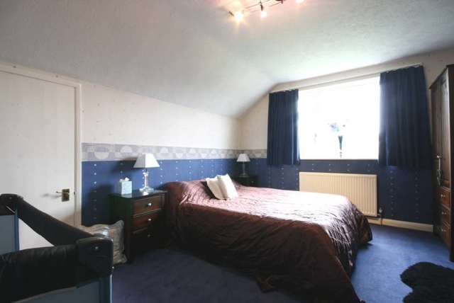  Image of 5 bedroom Detached house to rent in Highfield Lane Hemel Hempstead Industrial Estate Hemel Hempstead HP2 at Highfield Lane  Hemel Hempstead, HP2 5JF