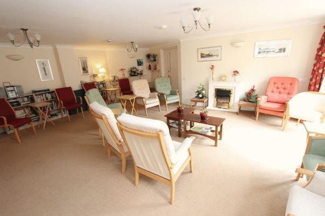  Image of 1 bedroom Retirement Property for sale in Rollesbrook Gardens Shirley Southampton SO15 at Rollesbrook Gardens Hill Lane Southampton, SO15 5WB
