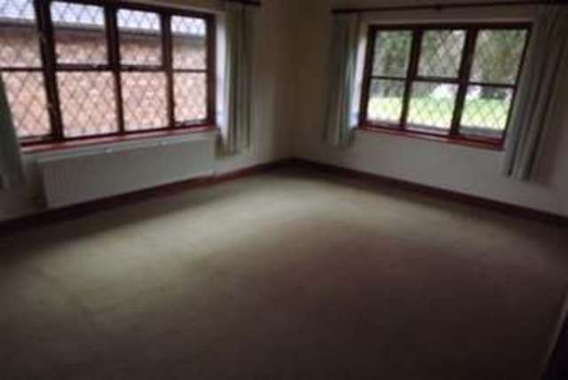  Image of 4 bedroom Bungalow to rent in Hollow Lane Rugeley WS15 at Rugeley, WS15 3LQ
