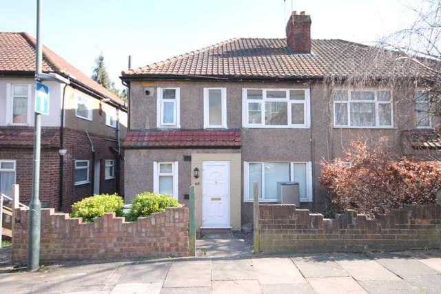 Image of 2 bedroom Maisonette to rent in Holly Hill Road Erith DA8 at Hollyhill Road  Erith, DA8 1QD